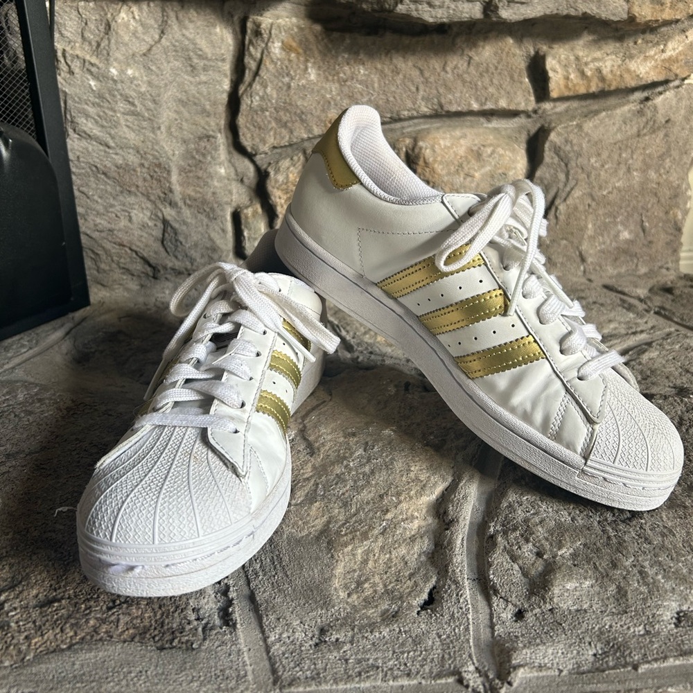 Adidas Superstars Women sized 8.5 white and gold